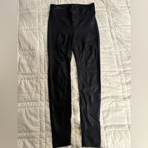 Koral workout yoga pants. Metallic black. Medium